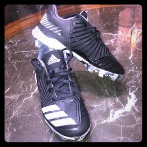 Adidas Boys Youth cleats sz 2. Excellent condition